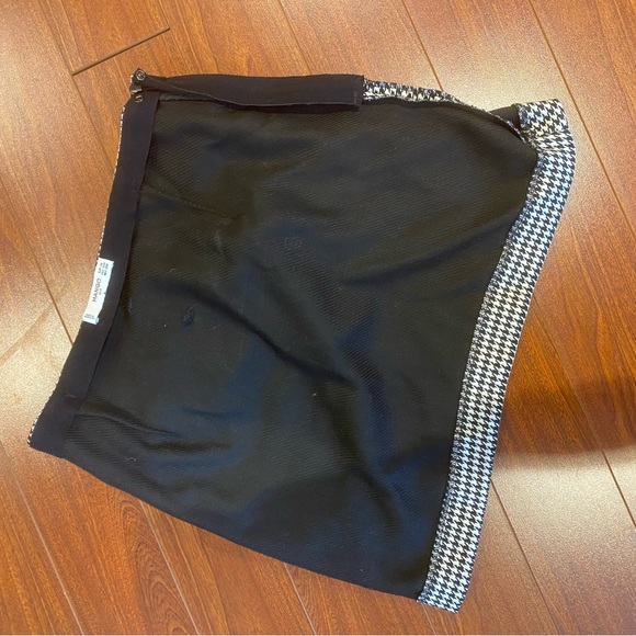 Mini Skirt - Picture 6 of 6